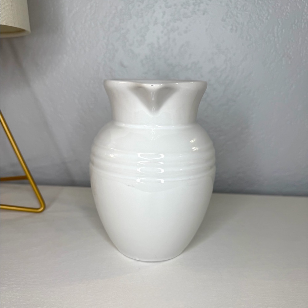 Le Creuset White Pitcher .7 L - Picture 3 of 6